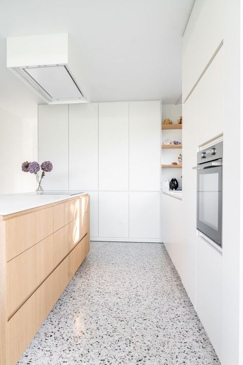 Terrazo Floor Kitchen, Terrazo Kitchen Floor, Terrazzo Floor Kitchen, Terrazzo Flooring Living Room, Terrazzo Flooring Kitchen, Terrazzo Kitchen Floor, Terazzo Floor, Terrazzo Kitchen, Terrazzo Floor