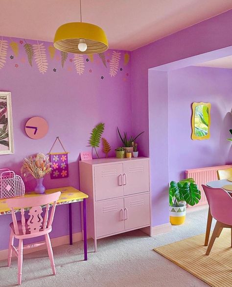 Moody Maximalist Color Pallet, Fun Paint Designs For Walls, Barbiecore Aesthetic Room, 2023 Home Interior, Tropical Dining Room, Pastel Eclectic, Estilo Kitsch, Colorful Shelf, Purple Room