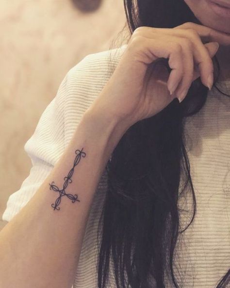 Side Cross Tattoo, Toenails Ideas, Pretty Cross Tattoo, Cross Shoulder Tattoos, Unique Cross Tattoos, Front Shoulder Tattoos, Cross Tattoos For Women, Cross Tattoo For Men, Anklet Tattoos