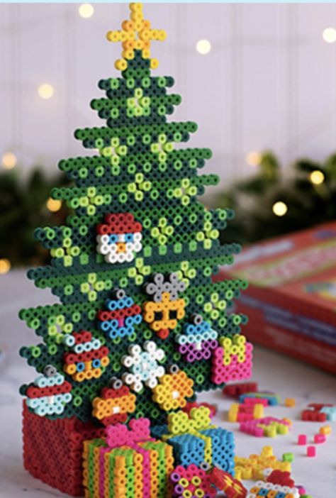 Christmas Perler Beads, Hamma Beads Ideas, Easy Perler Bead Patterns, Easy Perler Beads Ideas, 3d Perler Bead, Hama Beads Design, Diy Perler Bead Crafts, Perler Bead Templates, Perler Crafts