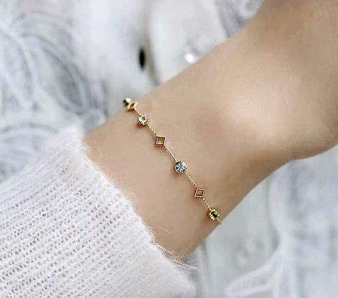 Bracelet Design For Women, Meta Ads, Delicate Gold Bracelet, Silver Bracelet Designs, Gold Bracelet Simple, Simple Jewellery, Gold Jewelry Outfits, Diamond Bracelet Design, Fancy Jewelry Necklace