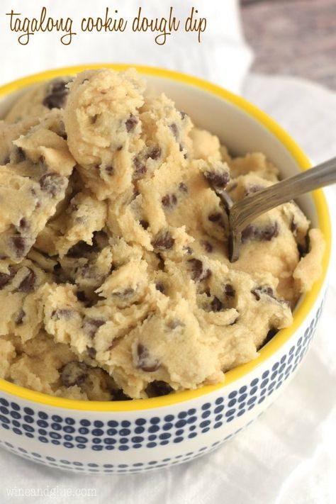 Peanut Butter Cookie Dough Dip, Tagalong Cookies, Cookie Dough Dip, Sweet Dips, Dessert Dips, Vanilla Cookies, Baked Dessert Recipes, Chocolate Chip Cookie Dough, Best Dessert Recipes