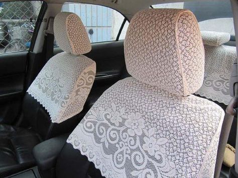 Doilies would save your car seats from stains. Car Deco, Girly Car, Cute Car Accessories, New Century, Car Hacks, Car Ideas, Diy Car, Car Interior Decor, Car Stuff