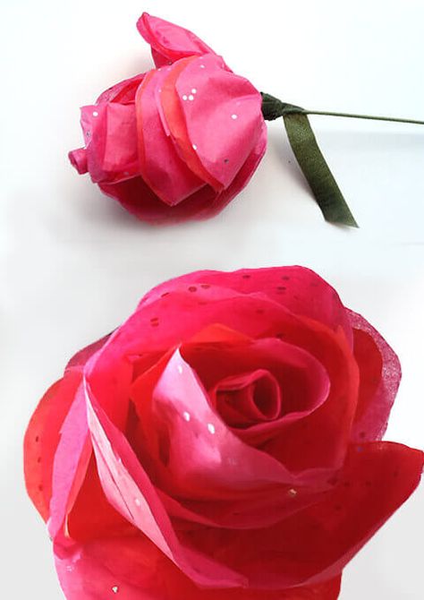 Tissue Paper Roses, Paper Roses Diy, Tissue Paper Craft, Crepe Paper Roses, Tissue Paper Crafts, Tissue Flowers, Diy Papier, Tissue Paper Flowers, Paper Flowers Diy