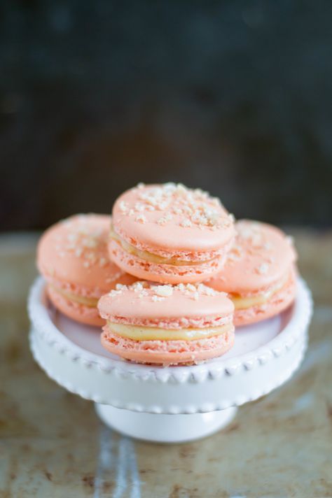 Peach Food, Kue Macaroon, Caramel Pears, Macaroon Cookies, Macaron Flavors, Macaron Cookies, French Macaroons, Macaroon Recipes, Macaron Recipe