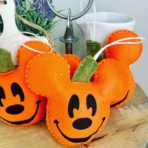 Welcome Halloween Mickey Mouse Felt Decor Home Decor This Listing Is For 3 Felt Mickey Mouse , Decorated Any Space In Your Home For The Fall / Halloween Season. Decor Your Tiered Tray Or In Any Small Space . It Coordinates With Any Decor And Would Make A Perfect Housewarming Hostess Host. Each Mickey Size 3.75 X 3.75 Inches Not Included Wood Decor / Tiered My Products Are Made With High Quality Materials And Craftsmanship, I Sew On All Trims/Accents ( I Don’t Use Glue ) And Created With Love In Felt Mickey Mouse, Pumpkin Felt, Halloween Felt Crafts, Halloween Mickey Mouse, Felt Decor, Orange Craft, Mickey Pumpkin, Season Decor, Felt Halloween