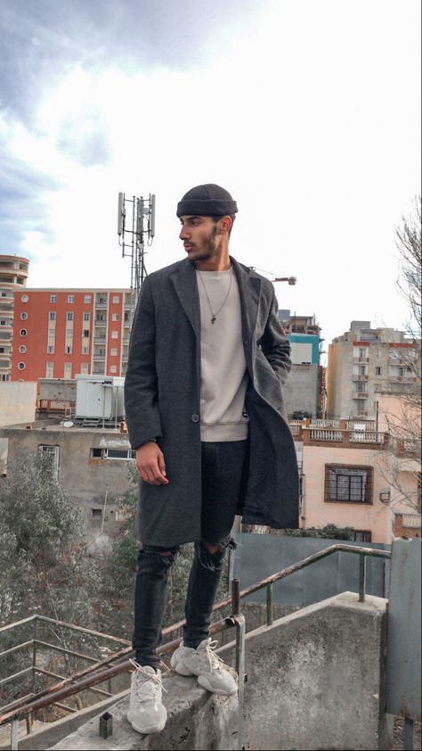 Mens Yeezy Outfit, Yeezy Outfit Guys, Ozweego Outfit Man, Yeezy 500 Outfit Mens, Ozweego Street Style, Yeezy 500 Outfit, Yeezy 700 Outfit, Rainy Day Outfit Men, Rick Owens Street Style