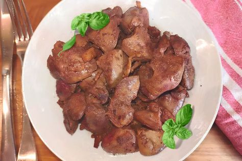 carnivore chicken liver recipe – Copy Fried Salmon Recipes, Liver And Bacon, Burger Patty Recipe, Fried Chicken Livers, Chicken Liver Recipes, Organ Meat, Best Cooking Oil, Iron Vitamin, Liver Recipes