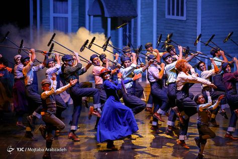 Mary Poppins The Musical, Mary Poppins Theatre, Mary Poppins Broadway, Merry Poppins, Mary Poppins Musical, Mary Poppins Costume, Theatre Ideas, Julian Fellowes, Theater Kid