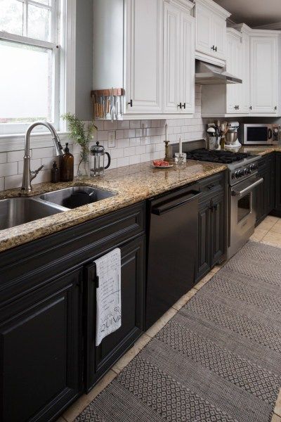 Black Lower Kitchen Cabinets, Black Lower Cabinets White Upper, Black Lower Cabinets, White Galley Kitchens, Kitchens White, Kitchen Makeover Ideas, White Upper Cabinets, Galley Kitchens, Kitchen Counter Decor