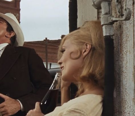 Bonnie And Clyde Movie, Bonnie And Clyde 1967, Bonnie Parker, Velvet Sky, Gangster Movies, Bonnie And Clyde, Warren Beatty, Fritz Lang, Faye Dunaway