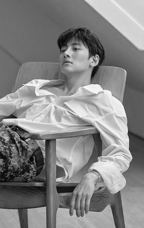 Ji Chang Wook Photoshoot, Ji Chang Wook Smile, Happy Birthday Quotes For Friends, Formda Kal, Chang Wook, Korean Star, The Perfect Guy, Ji Chang Wook, Cute Actors