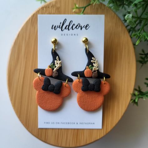 Disney Halloween Clay Earrings, Polymer Clay Mickey Mouse Earrings, Polymer Clay Earrings Disney, Disney Polymer Clay Earrings, Disney Clay Earrings, Halloween Polymer Clay Ideas, Christmas Shoes Diy, Halloween Polymer Clay Earrings, Halloween Clay Earrings