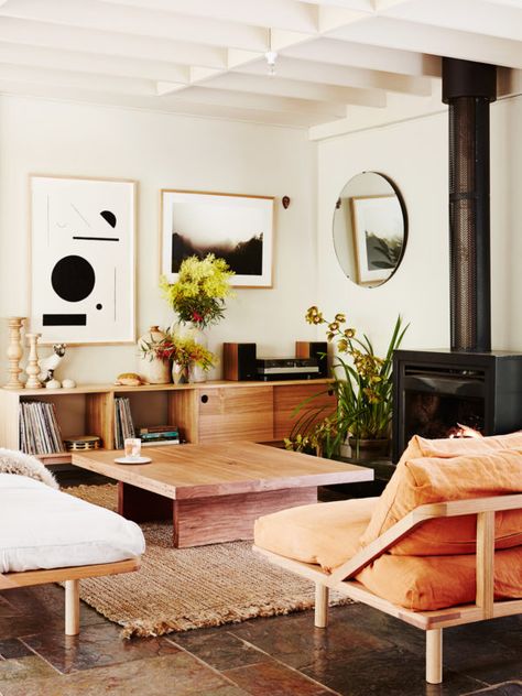 Poppy Lane, Scott Gibson & Family — The Design Files | Australia's most popular design blog. Zen Rooms, Bohemian Dining Room, Casa Vintage, Australian Homes, The Design Files, Vintage Modern, Effortless Chic, A Living Room, Living Room Inspiration