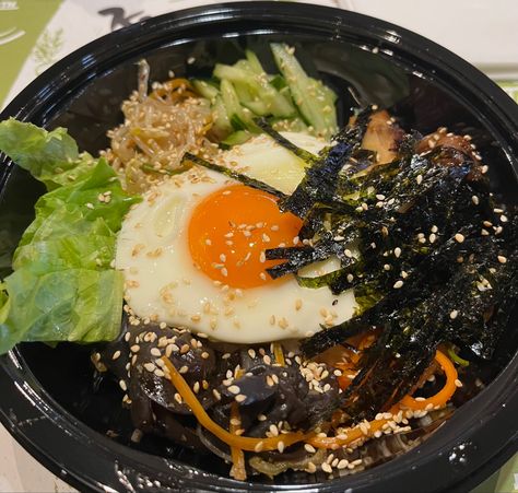 #bibimbap #food #travel #korean #kitchen #asianrecipe #asian #2023 #aesthetic #instagram #ramen Korean Cooking Aesthetic, Korean Food Pictures, Bibimbap Aesthetic, Aesthetic Korean Food, Healthy Korean Recipes, Korean Salad, Asain Food, Yummy Asian Food, Korean Bibimbap