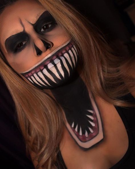 Scream Queen Pelottava Halloween, Unique Halloween Makeup, Make Up Diy, Meme Costume, Creepy Halloween Costumes, Creepy Makeup, Creepy Halloween Makeup, Cute Halloween Makeup, Scary Clown