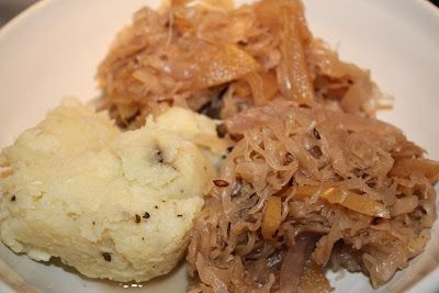 Sauerkraut Uses, Sauerkraut Benefits, Sauerkraut Meals, Sauerkraut Dishes, Crockpot Sauerkraut, Sauerkraut Sandwich, Sauerkraut Casserole, German Sauerkraut, Sauerkraut Salad