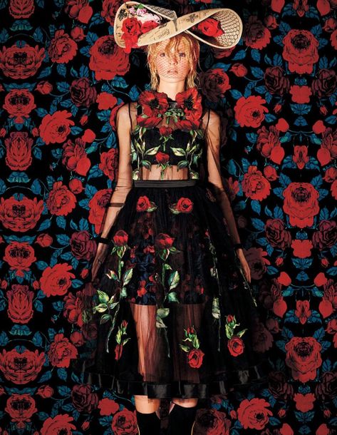 Floral-Style-Bazaar-Japan-Editorial03 Daria Strokous, Japan December, Daria Werbowy, Floral Trends, Harper’s Bazaar, Floral Fashion, Adriana Lima, Harper's Bazaar, Harpers Bazaar