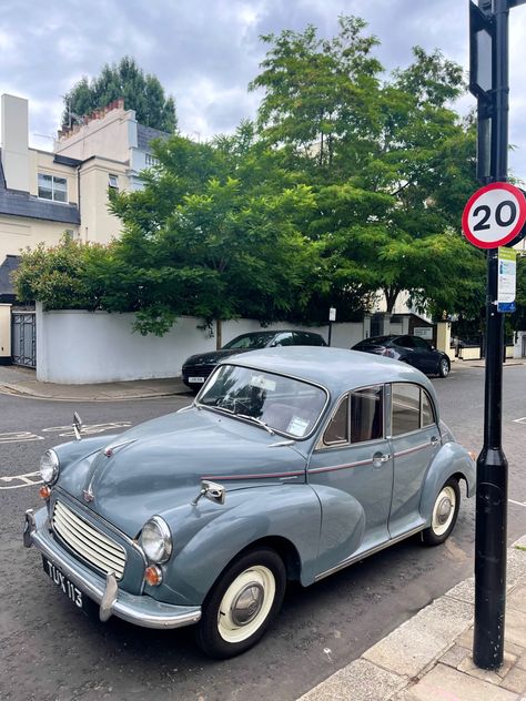 morris minor 1000 classic car london Mini Moris, Morris Traveller, Car Vibes, Mini Morris, Visual Archive, Morris Minor, Cars Uk, Modern Classic Style, Still Life Drawing