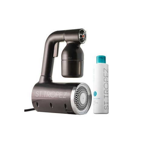 Spray Tan Machine - Now she can get her glow on without leaving the house. Light Spray Tan, Tanning Essentials, St Tropez Tan, Spray Tan Tips, Spray Tan Machine, Tanning Routine, Tanning Skin Care, Best Tanning Lotion, Bronze Tan