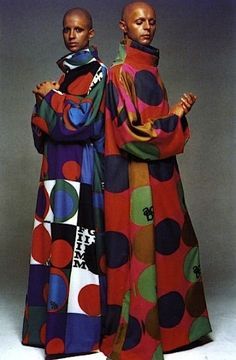 UNISEX CAFTANS by Rudy Gernreich 1970's Rudi Gernreich 1960s, Gemini Mood, 1961 Fashion, 60s Fashion Women, 60s Fashion Trends, Rudi Gernreich, Fashion History Timeline, Gender Neutral Fashion, Angel Makeup