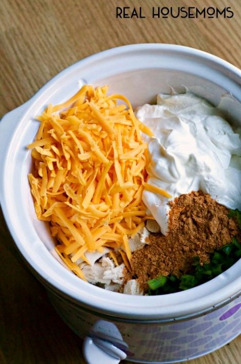 Chicken Taco Dip Recipe, Easy Chicken Dips, Chicken Taco Dip, Potluck Recipes Crockpot, Hot Chicken Dip, Hot Taco Dip, Mini Crockpot Recipes, Dip Recipes Crockpot, Dip Recipes Hot