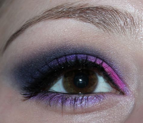 My Little Pony Series : Twilight Sparkle Inspired Makeup ~ Luhivy's favorite things Twilight Sparkle Costume, Twilight Makeup, Sparkle Eye Makeup, Twilight Sparkle Equestria Girl, Pony Makeup, Sparkle Makeup, Johannes Gutenberg, Sparkle Outfit, Princess Twilight Sparkle