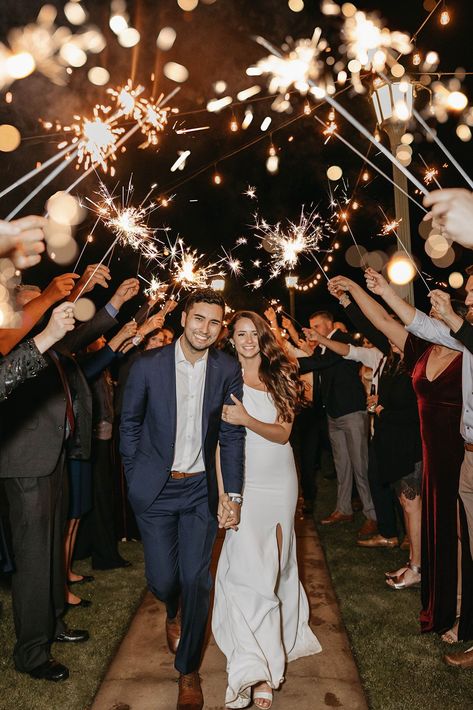 Wedding Grand Exit, Maryland Garden, Sparkler Exit Wedding, Round Flowers, Wedding Send Off, Dream Wedding Decorations, Wedding Exits, Unique Wedding Photos, Wedding Picture Poses