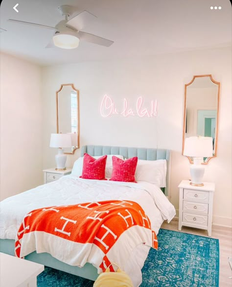 Cute Trendy Bedroom Ideas, Cute Preppy Beds, Plain Room With Pops Of Color, Boho Preppy Room Ideas, Cute Room Ideas Bright Colors, Teen Girl Bedrooms Preppy, White Bedroom Colorful Accents, White Bedroom With Colorful Accents, Orange Pink And Blue Room