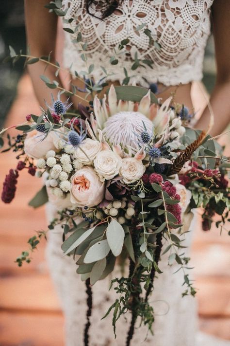 Montana Flowers, Christmas Reception, Protea Wedding, Protea Bouquet, Cascading Wedding Bouquets, Dried Flowers Wedding, Tropical Christmas, Wedding Flower Arrangements, Bouquet Of Flowers