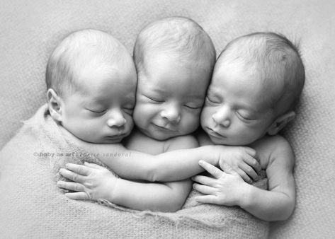 Triplets Photography, Newborn Triplets, Tb Joshua, Triplet Babies, Baby Fotografie, Childrens Photography, Maternity Portraits, Photographing Babies