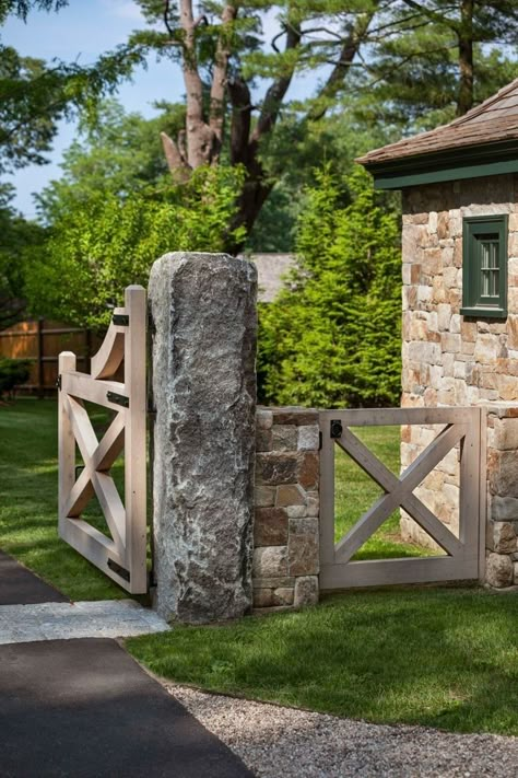 Field Fence, Summer Field, Stone Driveway, Gate Fence, Driveway Entrance, European Farmhouse, Stone Barns, Front Gate, Front Gates