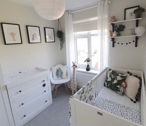 Tiny Baby Room, Small Nursery Ideas Neutral, Tiny Baby Nursery, Tiny Nursery Ideas, Box Room Nursery, Small Nursery Layout, Safari Playroom, Small Baby Nursery, Small Room Nursery