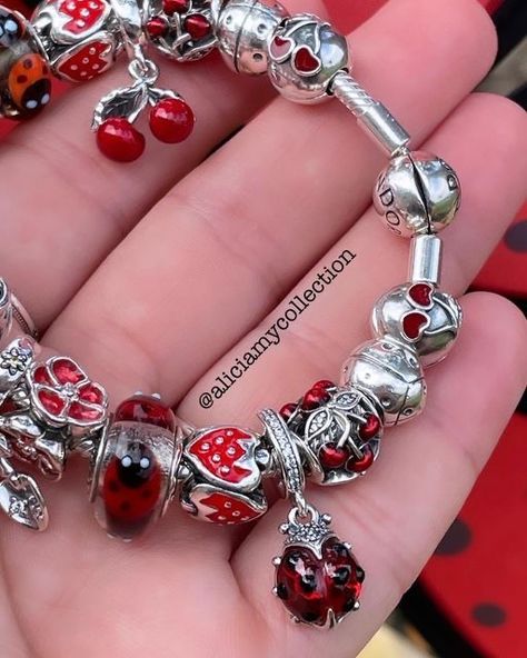 Pandora Ladybug, Pandora Bracelet Charms Ideas, Pandora Red, Pandora Bracelet Designs, Pandora Murano, Pandora Inspiration, Pandora Bangle, Troll Beads, Pandora Jewelry Charms