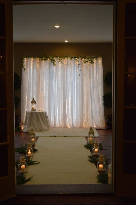 Small Living Room Wedding Ceremony, Living Room Wedding Ceremony, Indoor Ceremony Decor, Ceremony Space Decor, Ceremony Decorations Indoor, Living Room Wedding, Wedding Themes Fall, Indoor Ceremony, Ceremony Decor