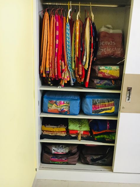 Indian Wardrobe Organisation, Wardrobe Organisation Ideas Indian, Indian Closet Organization, Wardrobe Organisation Ideas, Inside Wardrobe, Closet Organisation, Indian Wardrobe, Hijab Dp, Indian House