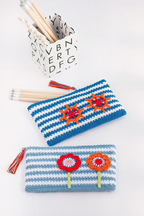 Back to School colorful crochet pencil cases free pattern Pencil Pouch Pattern, Crochet Pencil Case, Pencil Case Design, Colored Pencil Case, Crochet Pencil, Purse Patterns Free, Kids Pencil Case, Crochet Purse Pattern Free, Crochet Pouch