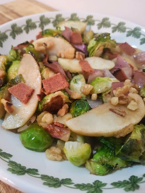 Roasted Brussel Sprouts and Apples – An Imperfect Vegan Brussel Sprouts And Apples, Chopped Brussel Sprouts, Vegan Bacon, Gala Apples, Roasted Brussel, Roasted Brussel Sprouts, Bacon Bits, Apple Red, Apple Slices