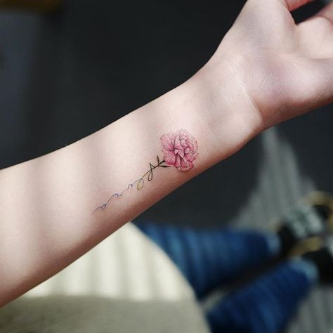 Name Flower Tattoo, Carnation Flower Tattoo, Tattoo Fairy, Grandma Tattoos, Handwriting Tattoos, Carnation Tattoo, Petit Tattoo, Small Flower Tattoos, Birth Flower Tattoos