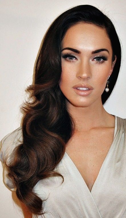 Can't tell if this is really Megan Fox--great shot nonetheless. Hairstyles Vintage, Old Hollywood Hair, Makeup Tip, Hollywood Hair, Vintage Waves, Beverly Hills 90210, Braut Make-up, Ombré Hair, Olivia Wilde