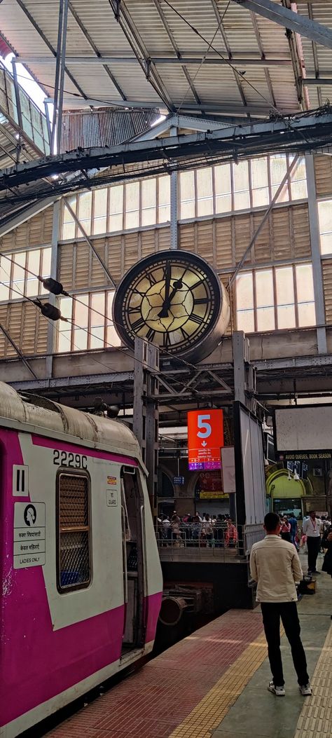 Mumbai's last station has this amazing clock I have always been amazed to watch this. Mumbai Instagram Stories, Mumbai City Photography, Mumbai City Aesthetic, Mumbai Wallpaper, Mumbai Snap, Mumbai Aesthetic, Mumbai Trip, Mumbai Local, Mumbai Photography