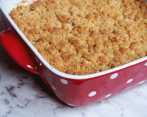 Old-Fashioned Apple Crumble | The Annoyed Thyroid English Apple Crumble, Apple Roll, Apple Crumble Recipe, Apple Slice, Apple Recipes Easy, Slow Cooker Apples, Crumble Recipe, Apple Crisp Recipes, Healthy Snacks Easy