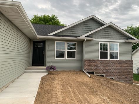 Encore Seagrass Siding Seagrass House Exterior, Seagrass Siding Certainteed, Certainteed Seagrass Vinyl Siding, Seagrass Siding House, Coastal Sage Vinyl Siding, Certainteed Forest Green Siding, Seagrass Siding, Siding With Brick, Certainteed Vinyl Siding