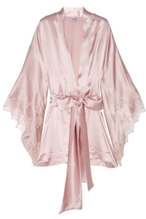 Fashion Design Inspiration, Carine Gilson, Pijamas Women, Best Bridesmaid Gifts, Kimono Dressing Gown, Pink Kimono, Retro Lingerie, Satin Kimono, Silk Robe