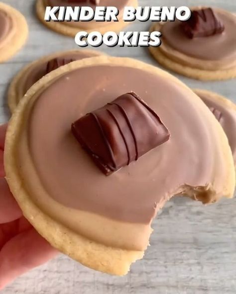 Bueno Cookies, Hazelnut Cream, Sweet Dishes Recipes, Quick Recipes Snacks, Sweet Recipes Desserts, Easy Baking Recipes Desserts, Easy Snack Recipes, Tasty Baking, Sweet Snacks Recipes