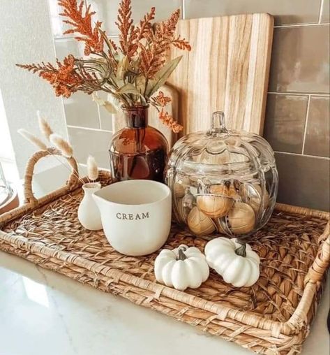 Fall Apartment Decor, Fall Room Decor, Neutral Fall Decor, Fall Kitchen Decor, Fall Living Room, Cozy Fall Decor, Fall Decor Inspiration, Fall Decor Ideas, Fall Deco