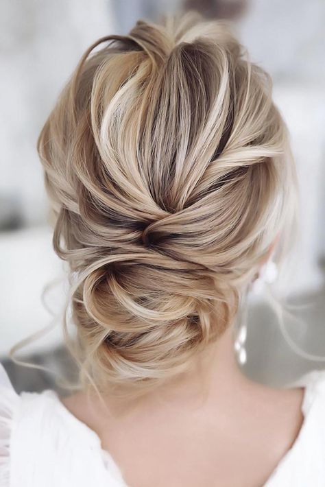 Easy Updos For Long Hair ★ Loose Wedding Hair, Easy Updos For Long Hair, Updos For Long Hair, Messy Hair Updo, Low Updo, Hair Messy, Easy Updo Hairstyles, Messy Updo, Simple Wedding Hairstyles