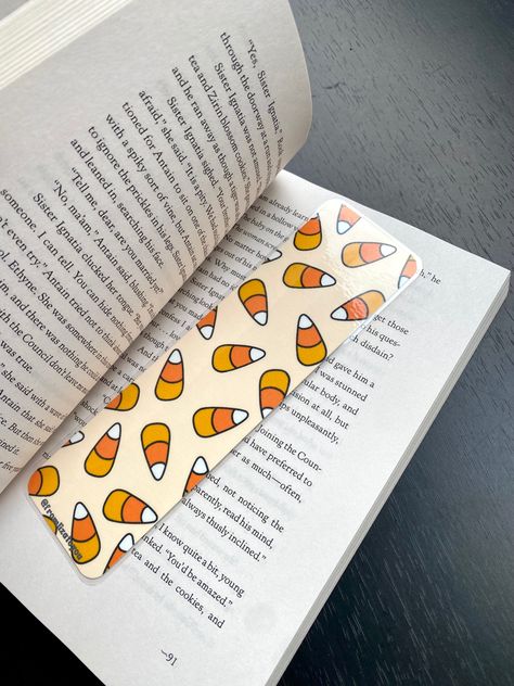 Candy corn stationery. Candy corn bookmark. Candy corn art. Fall stationery. Fall journal accessories. Fall art. Book accessories. Fall aesthetic. Fall Bookmarks Aesthetic, Fall Book Marks, Fall Bookmark Ideas, Candy Corn Art, Fall Bookmarks, Holiday Drawing, Fall Journal, Wooden Bookmarks, Journal Accessories