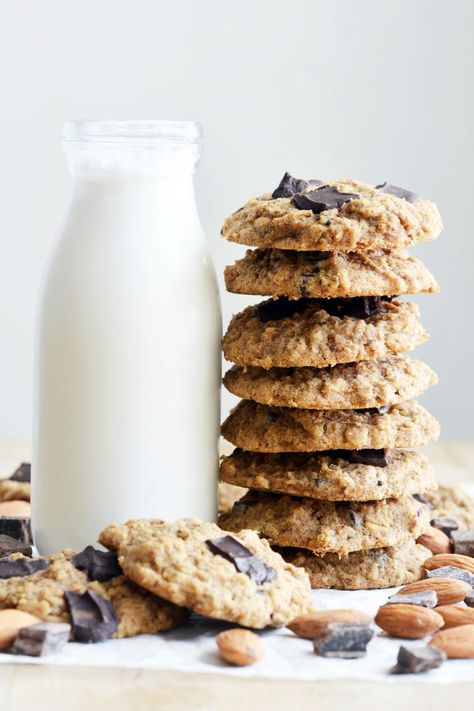 Almond Pulp Recipes, Vegan Gluten Free Cookies, Pulp Recipe, Make Almond Milk, Homemade Almond Milk, Cookies Vegan, Chocolate Chunk, Chocolate Chunk Cookies, Vegan Treats