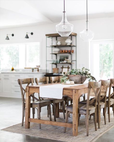 Dining room Modern Farmhouse Style Kitchen, Farmhouse Style Kitchen Decor, Beach Products, Farmhouse Dining Rooms Decor, Modern Farmhouse Dining Room, Modern Kitchen Tables, Farmhouse Dining Room Table, Modern Farmhouse Dining, Concrete Dining Table